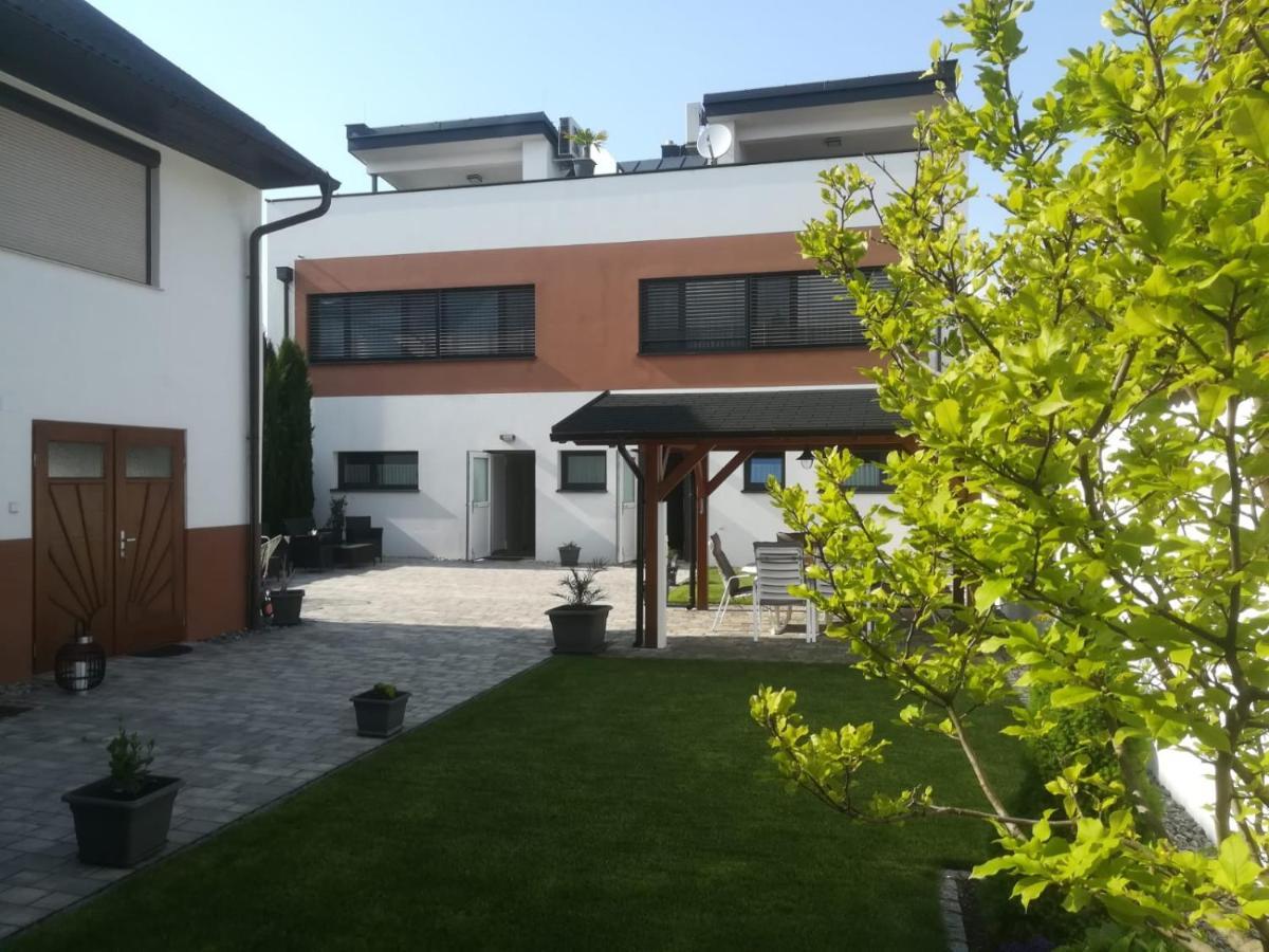 Penthouse Griemann 2 Fuer Max 4 Personen Mit Eigener Grosser Dachterrasse Zum Relaxen! Illmitz Exteriör bild