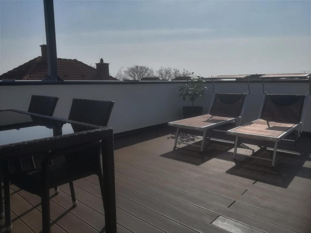 Penthouse Griemann 2 Fuer Max 4 Personen Mit Eigener Grosser Dachterrasse Zum Relaxen! Illmitz Exteriör bild