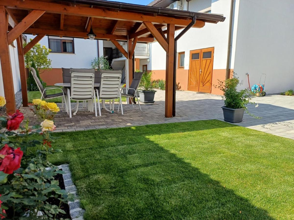 Penthouse Griemann 2 Fuer Max 4 Personen Mit Eigener Grosser Dachterrasse Zum Relaxen! Illmitz Exteriör bild