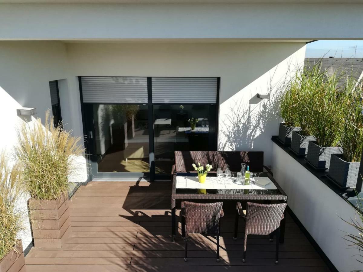 Penthouse Griemann 2 Fuer Max 4 Personen Mit Eigener Grosser Dachterrasse Zum Relaxen! Illmitz Exteriör bild
